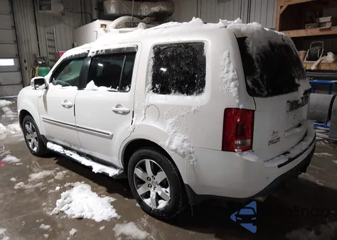 2013 Honda Pilot Touring z USA, uszkodzony, nr VIN 5FNYF3H97DB023921